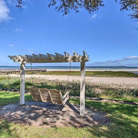 Colorful Hilton Head Condo With Beach And Pool Access! ヒルトンヘッドアイランド エクステリア 写真