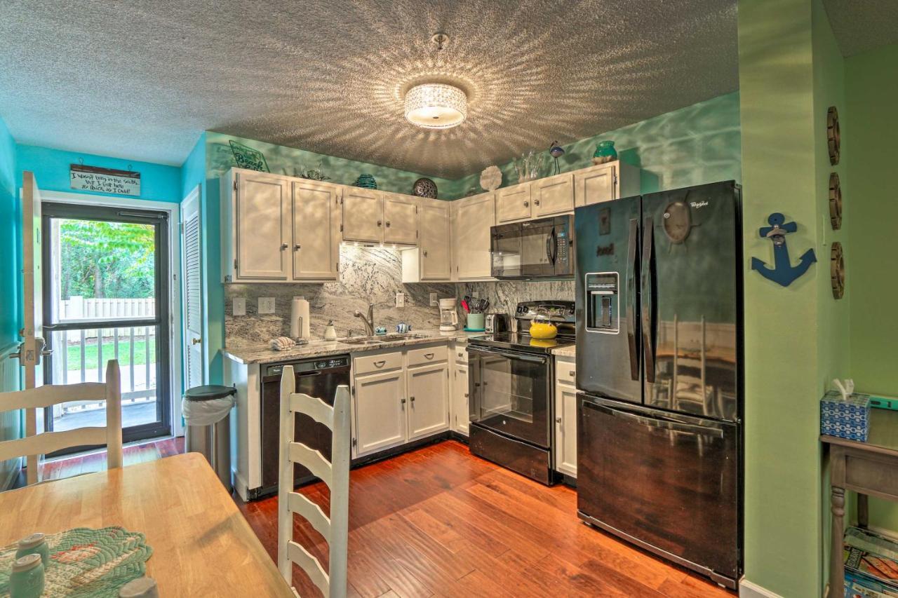 Colorful Hilton Head Condo With Beach And Pool Access! ヒルトンヘッドアイランド エクステリア 写真