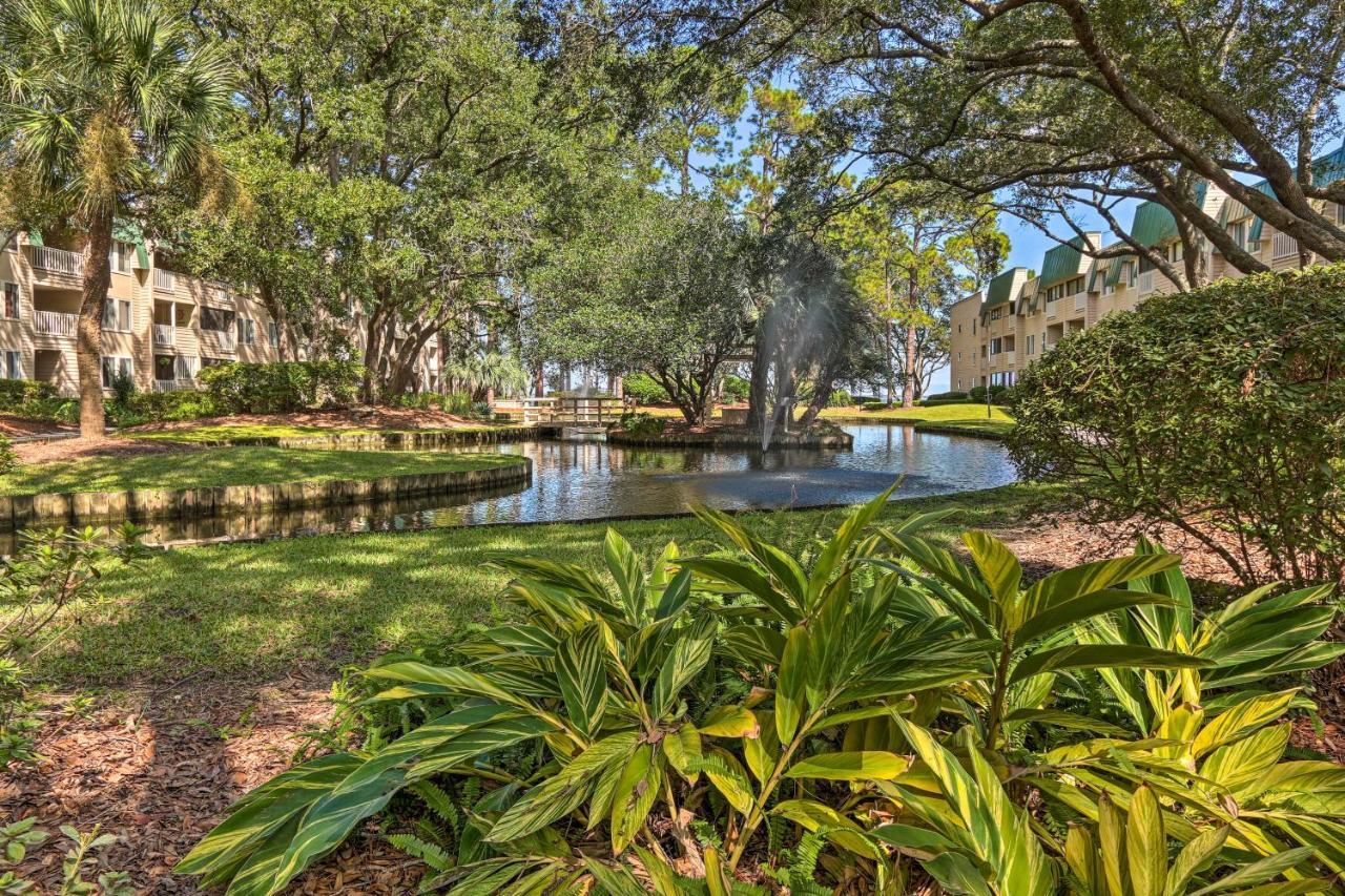 Colorful Hilton Head Condo With Beach And Pool Access! ヒルトンヘッドアイランド エクステリア 写真