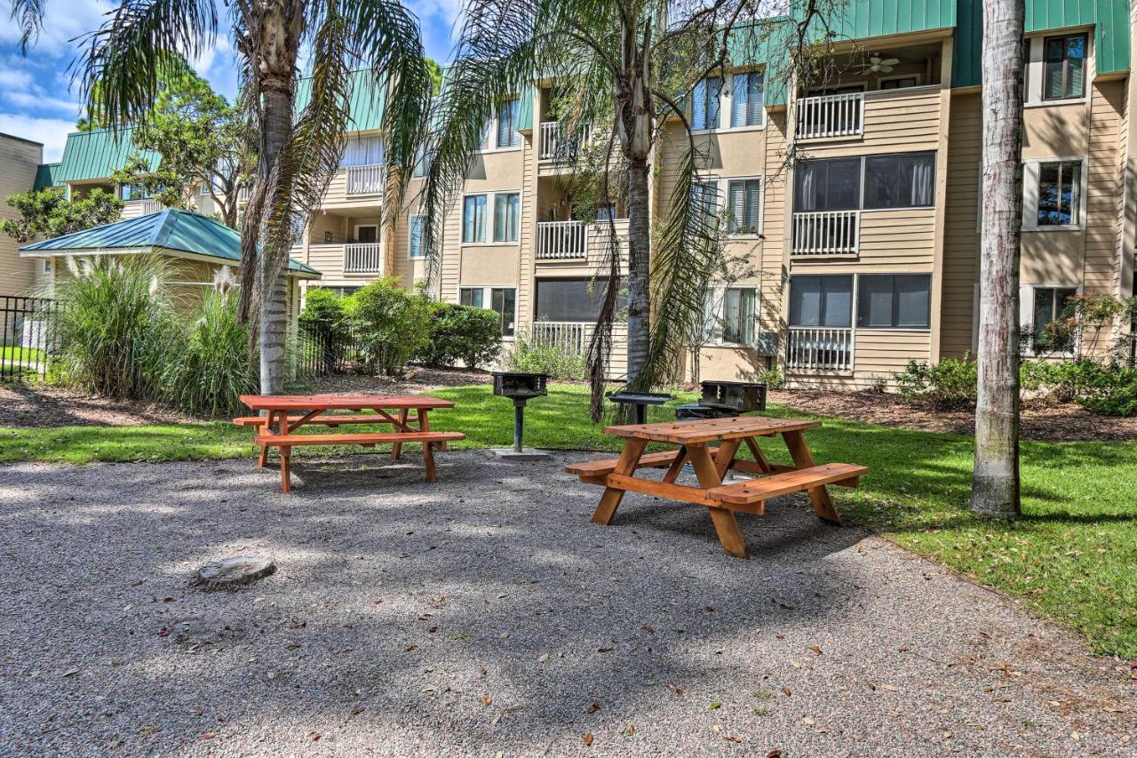 Colorful Hilton Head Condo With Beach And Pool Access! ヒルトンヘッドアイランド エクステリア 写真