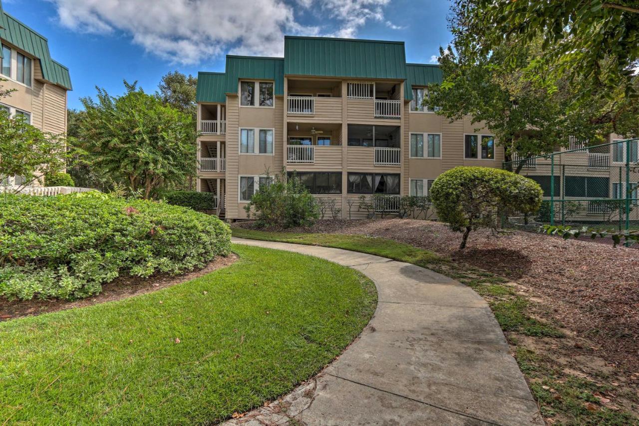 Colorful Hilton Head Condo With Beach And Pool Access! ヒルトンヘッドアイランド エクステリア 写真
